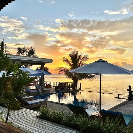 Nusa Veranda Sunset Villas & Restaurant